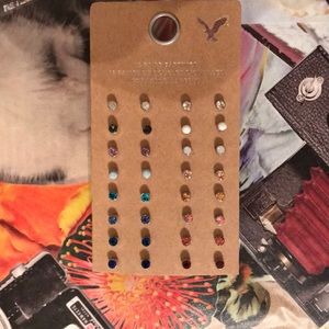 18 pairs of colorful stud earrings